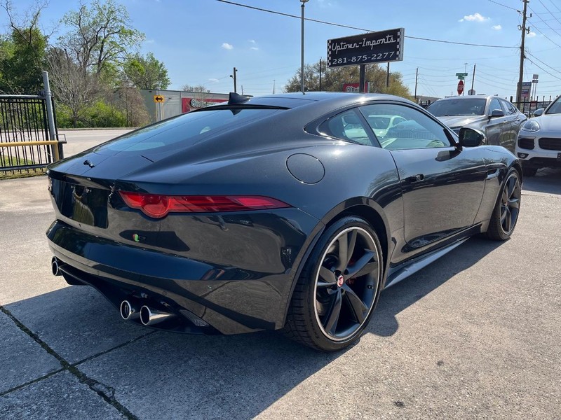 Jaguar F-Type Vehicle Full-screen Gallery Image 06