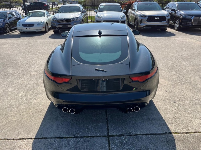 Jaguar F-Type Vehicle Full-screen Gallery Image 08