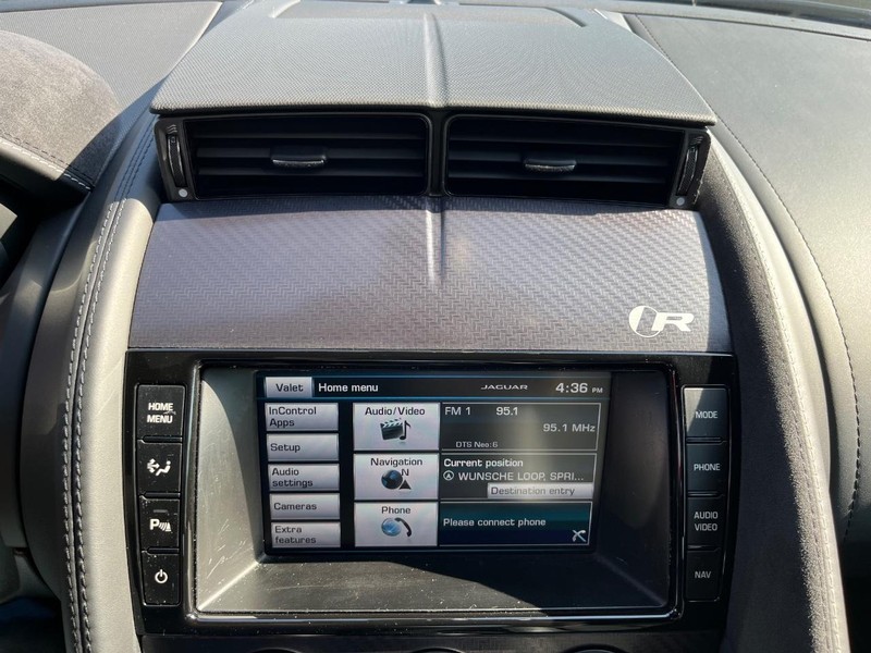 Jaguar F-Type Vehicle Full-screen Gallery Image 19
