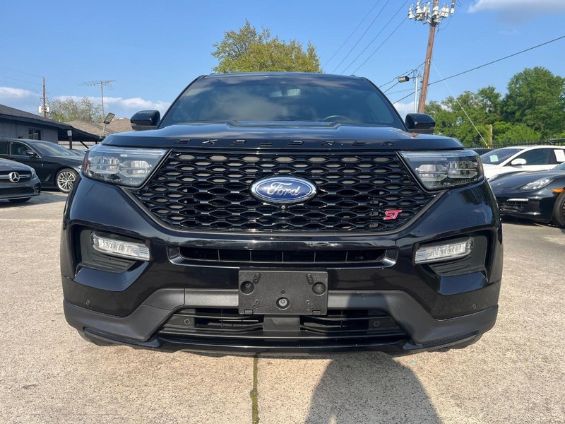 Ford Explorer Vehicle Full-screen Gallery Image 02