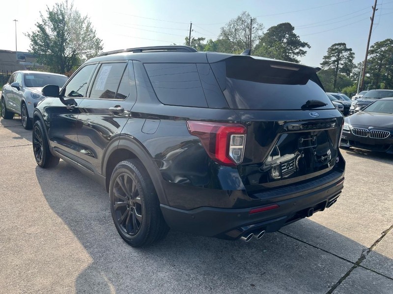 Ford Explorer Vehicle Full-screen Gallery Image 08