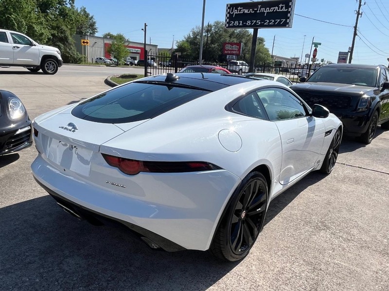 Jaguar F-Type Vehicle Full-screen Gallery Image 05