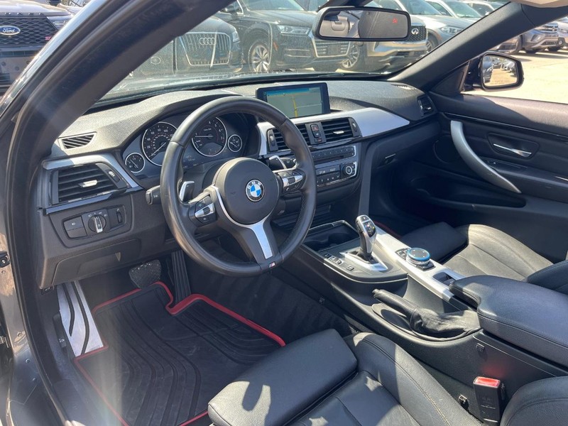 BMW 428i Vehicle Full-screen Gallery Image 18