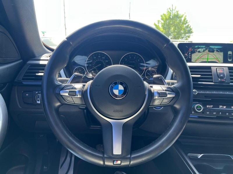 BMW 428i Vehicle Full-screen Gallery Image 26
