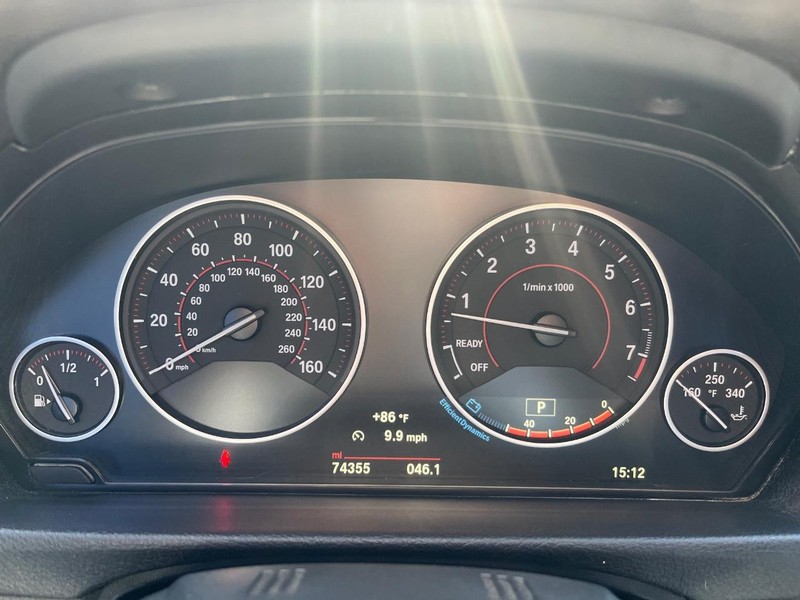 BMW 428i Vehicle Full-screen Gallery Image 27