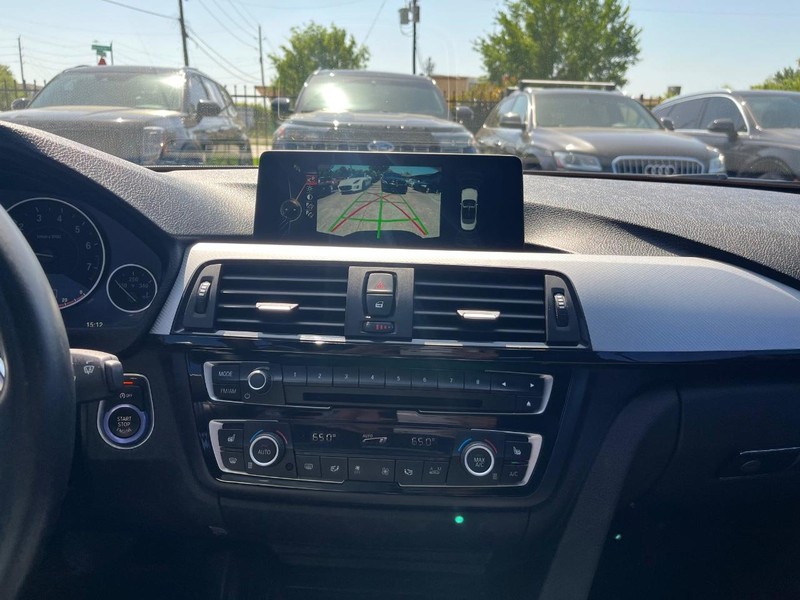 BMW 428i Vehicle Full-screen Gallery Image 28