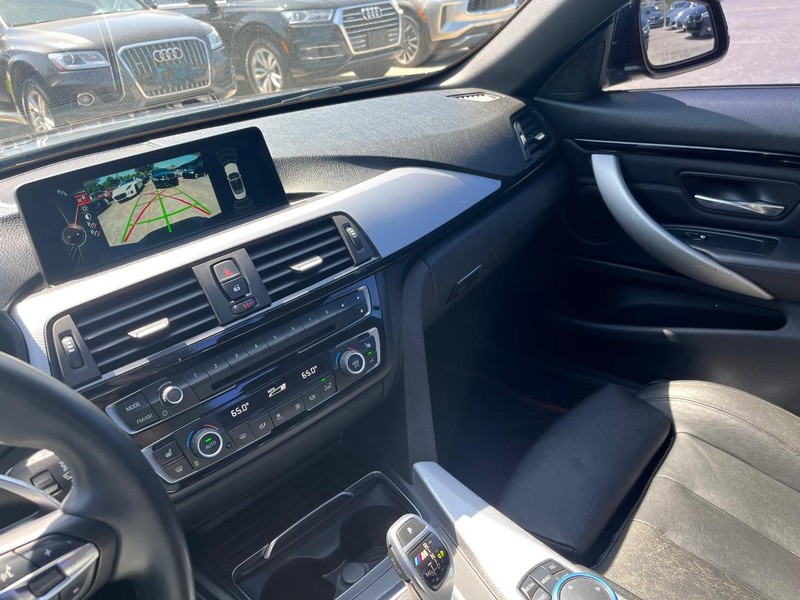 BMW 428i Vehicle Full-screen Gallery Image 31