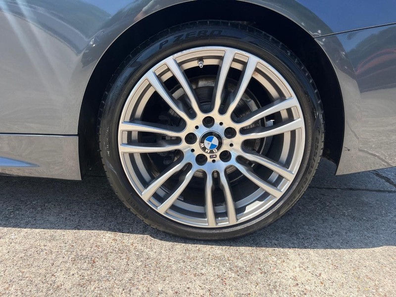 BMW 428i Vehicle Full-screen Gallery Image 33