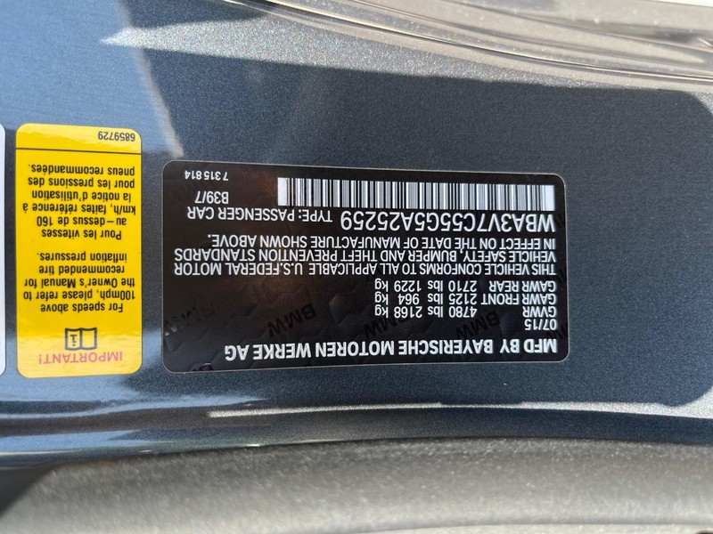 BMW 428i Vehicle Full-screen Gallery Image 35