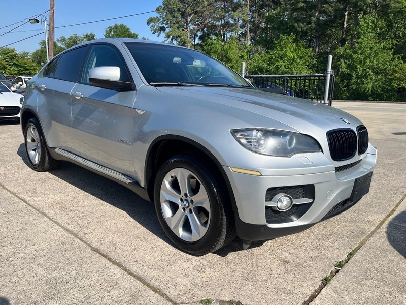 BMW X6 Vehicle Full-screen Gallery Image 04