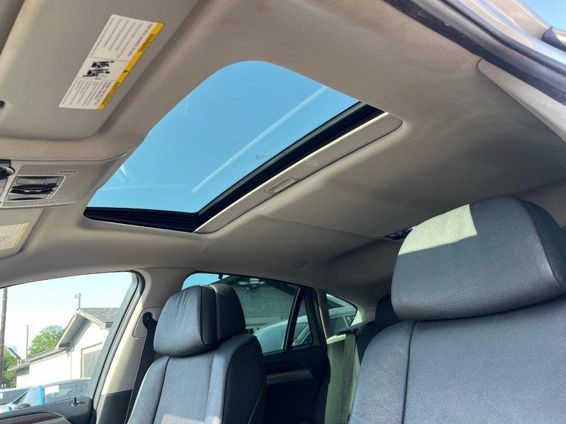 BMW X6 Vehicle Full-screen Gallery Image 26