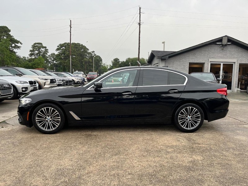 BMW 530i Vehicle Full-screen Gallery Image 09