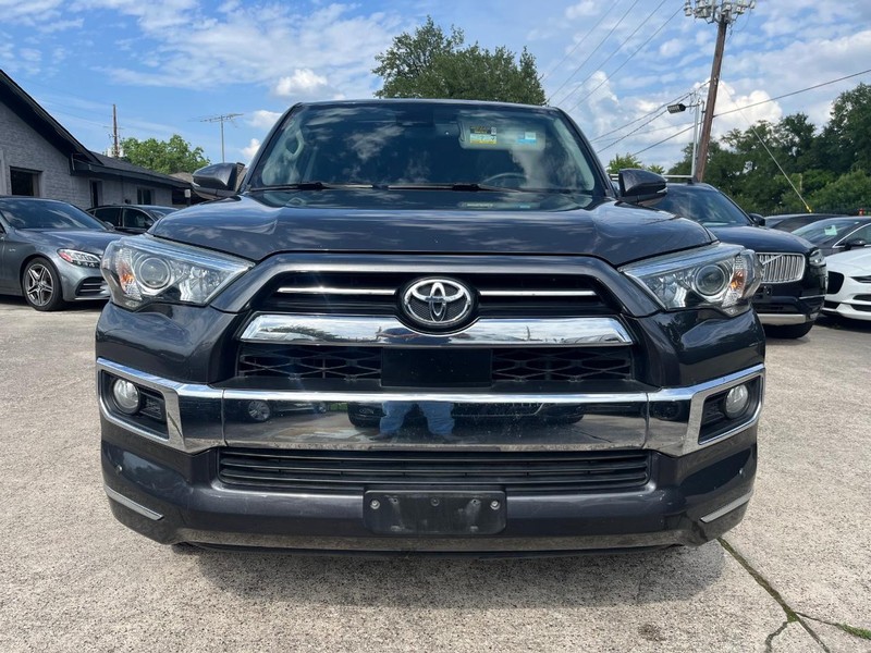 Toyota 4Runner Vehicle Full-screen Gallery Image 02