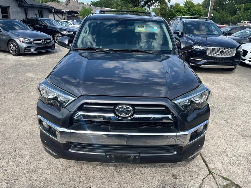 Toyota 4Runner Vehicle Full-screen Gallery Image 03