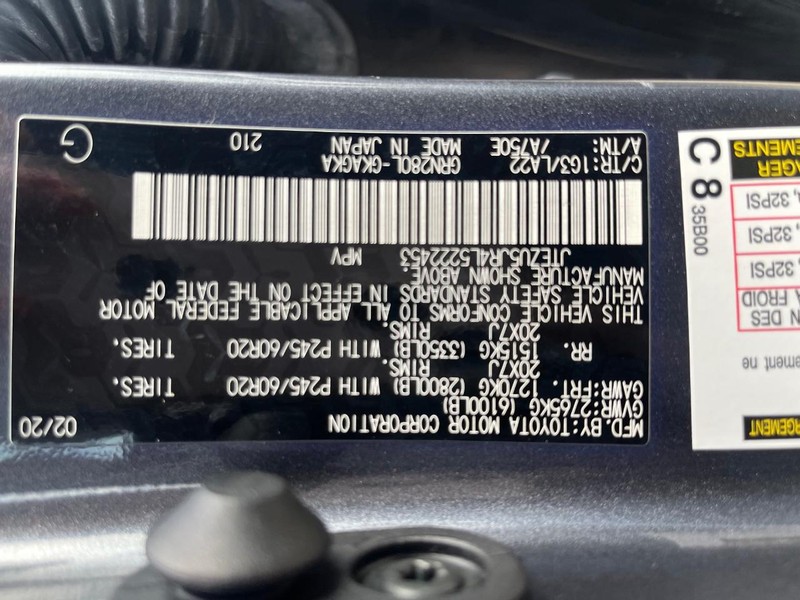 Toyota 4Runner Vehicle Full-screen Gallery Image 32