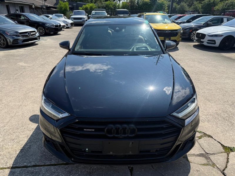 Audi A8 Vehicle Full-screen Gallery Image 03