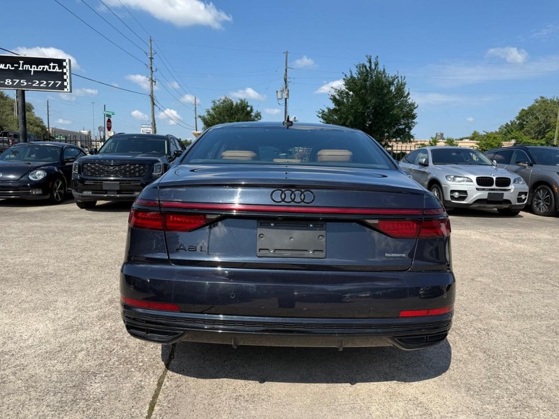 Audi A8 Vehicle Full-screen Gallery Image 07