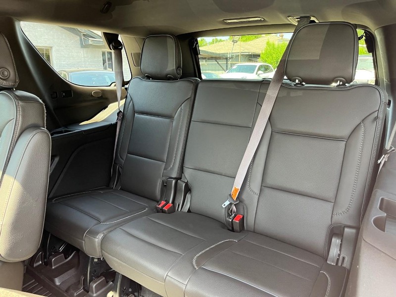 GMC Yukon Vehicle Full-screen Gallery Image 19