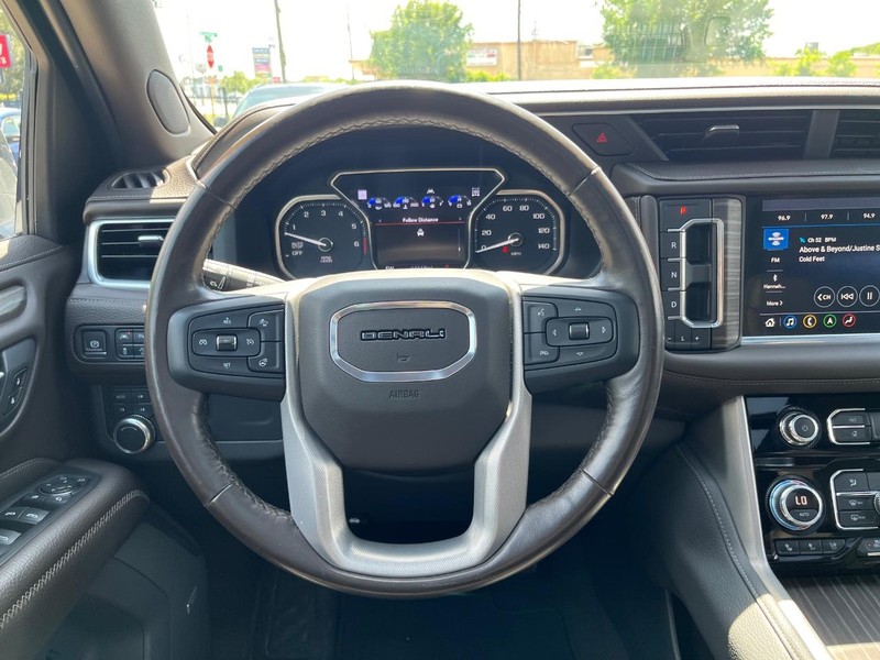 GMC Yukon Vehicle Full-screen Gallery Image 20