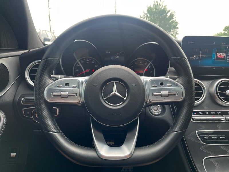 Mercedes-Benz C 300 Vehicle Full-screen Gallery Image 20