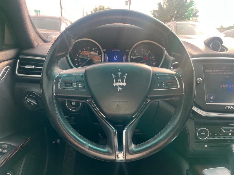 Maserati Ghibli Vehicle Full-screen Gallery Image 20