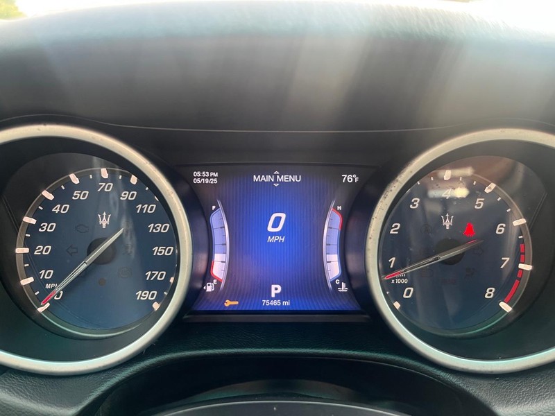 Maserati Ghibli Vehicle Full-screen Gallery Image 21