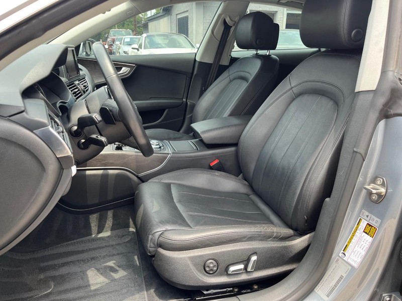 Audi A7 Vehicle Full-screen Gallery Image 11