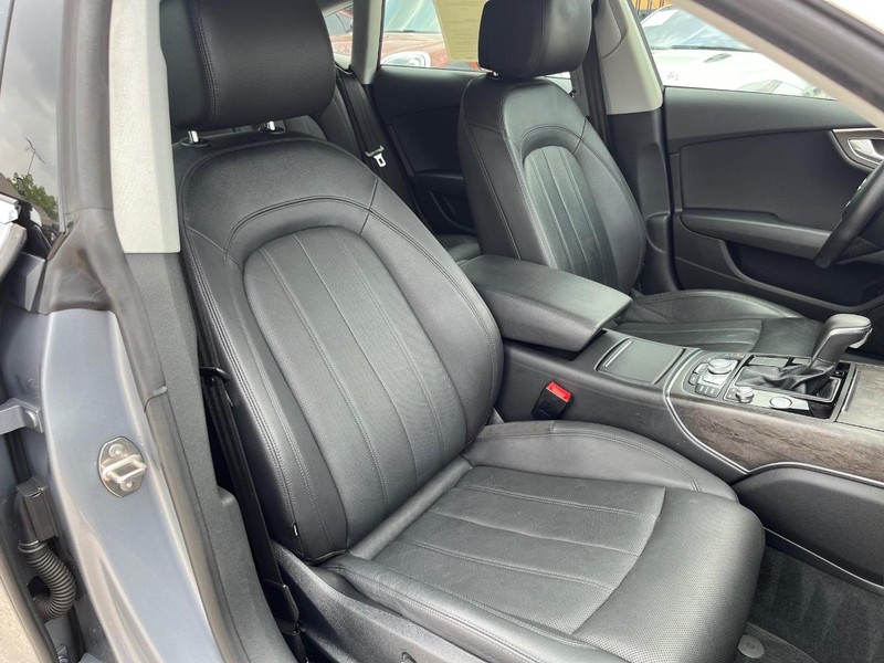 Audi A7 Vehicle Full-screen Gallery Image 14