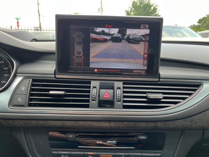 Audi A7 Vehicle Full-screen Gallery Image 23