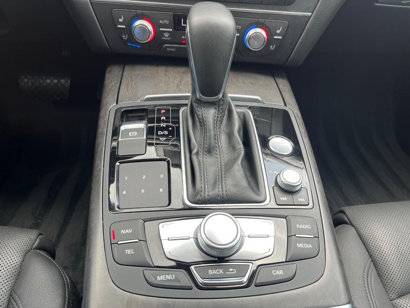 Audi A7 Vehicle Full-screen Gallery Image 25