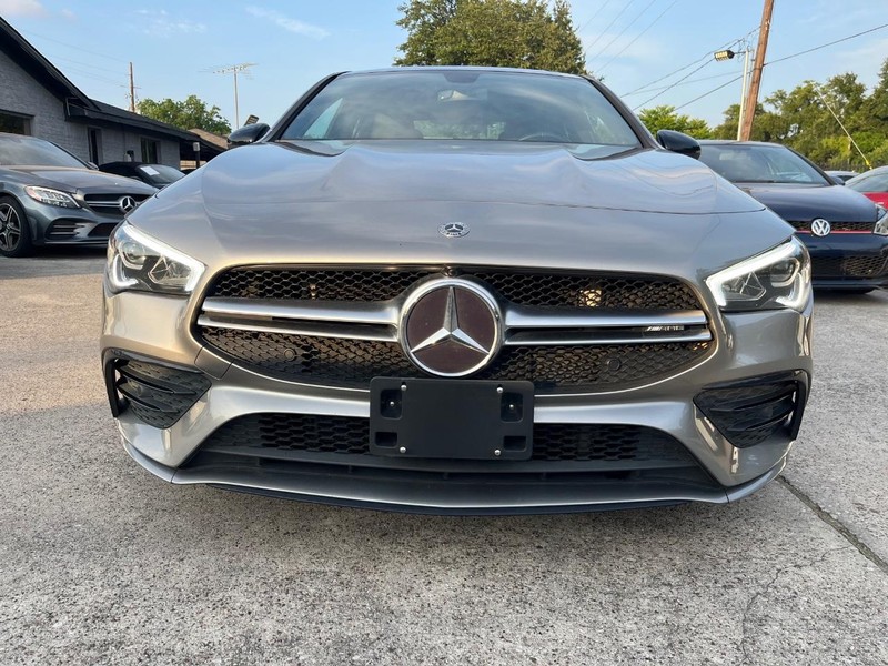 Mercedes-Benz CLA 35 AMG Vehicle Full-screen Gallery Image 02