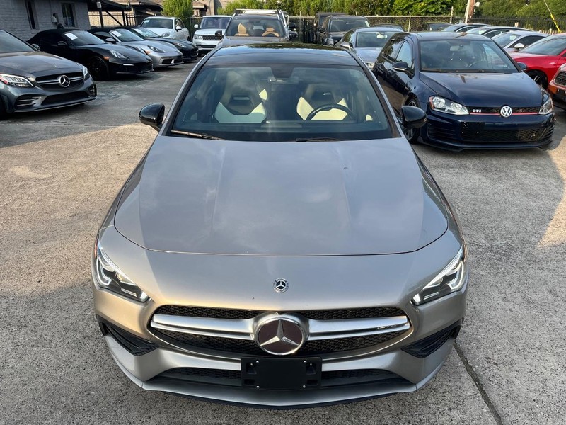 Mercedes-Benz CLA 35 AMG Vehicle Full-screen Gallery Image 03