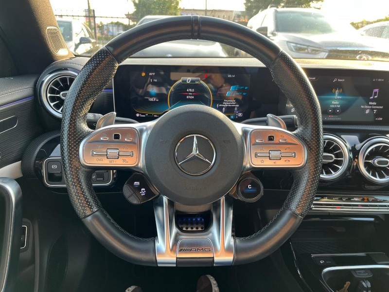 Mercedes-Benz CLA 35 AMG Vehicle Full-screen Gallery Image 20