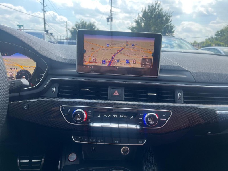 Audi S5 Sportback Vehicle Full-screen Gallery Image 22