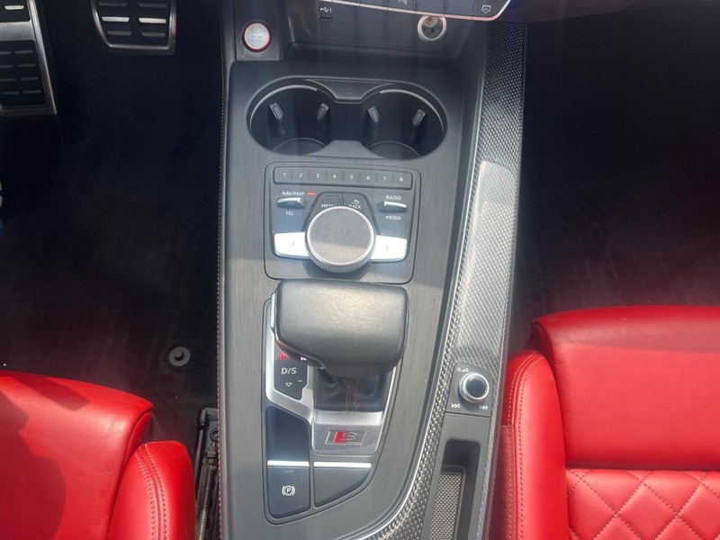 Audi S5 Sportback Vehicle Full-screen Gallery Image 25