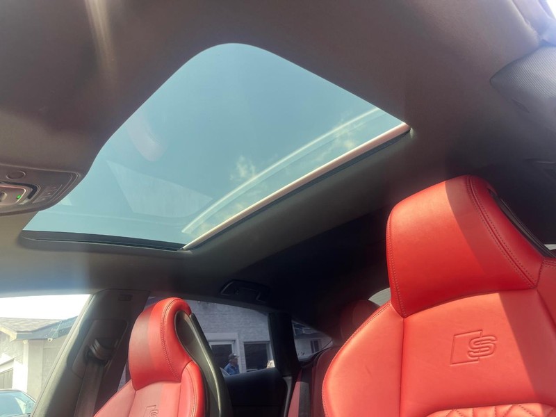 Audi S5 Sportback Vehicle Full-screen Gallery Image 26