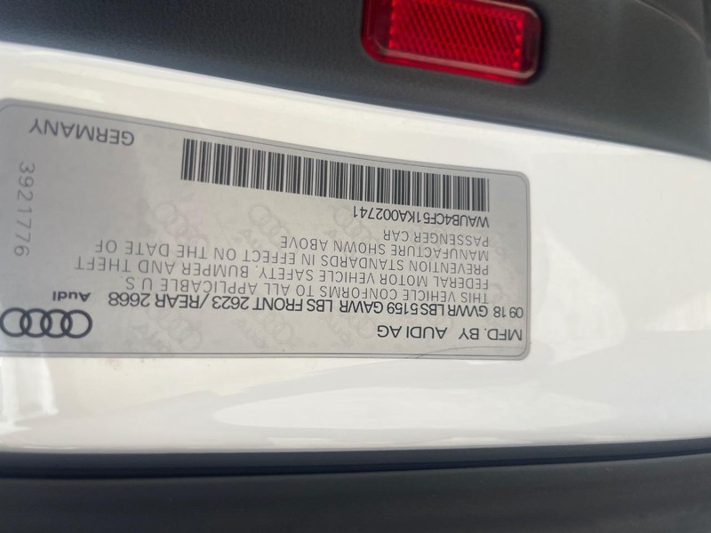 Audi S5 Sportback Vehicle Full-screen Gallery Image 28
