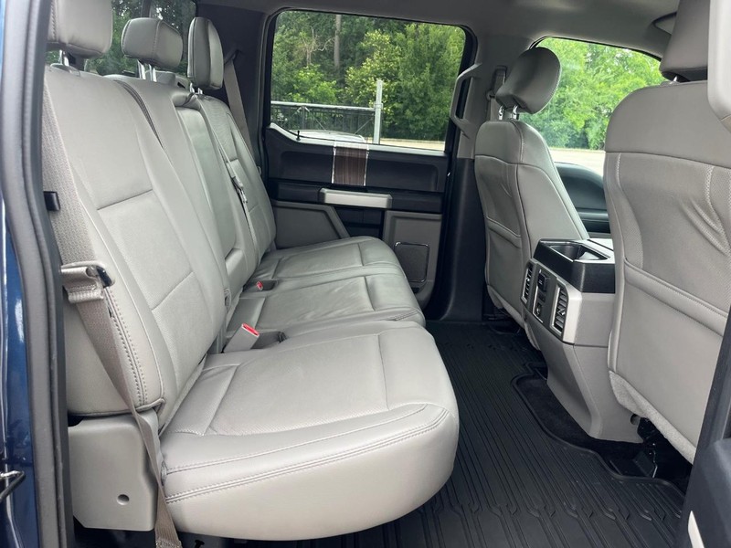 Ford F-150 Vehicle Full-screen Gallery Image 16