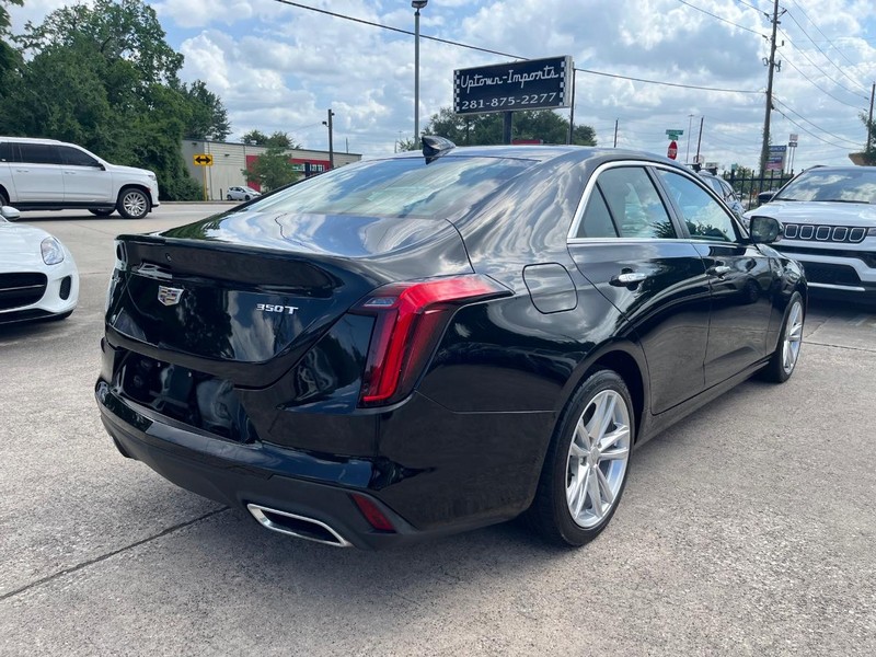 Cadillac CT4 Vehicle Full-screen Gallery Image 06