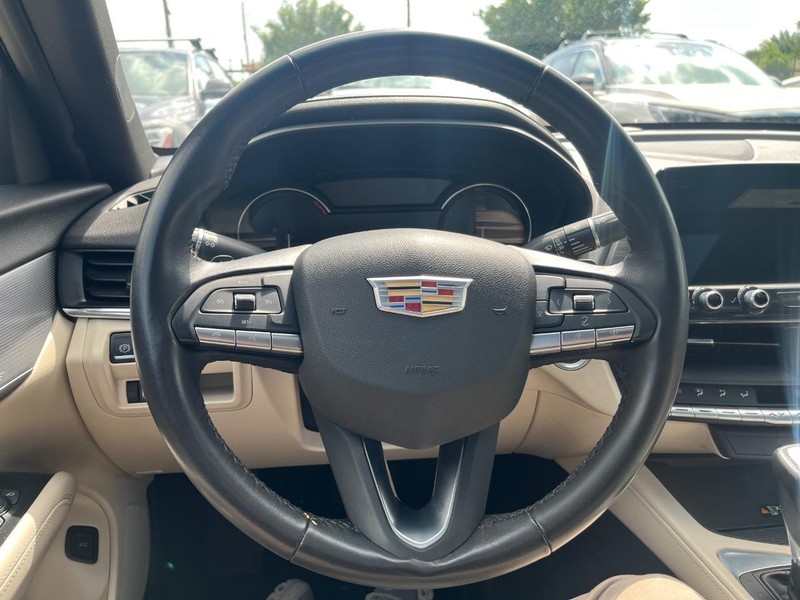 Cadillac CT4 Vehicle Full-screen Gallery Image 20