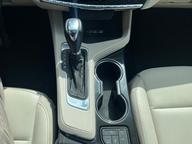 Cadillac CT4 Vehicle Full-screen Gallery Image 25