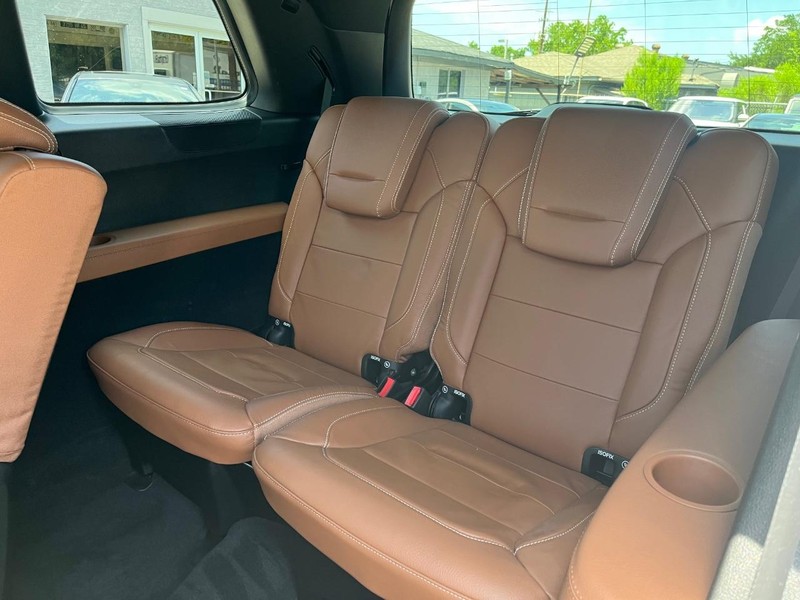 Mercedes-Benz GLS 550 Vehicle Full-screen Gallery Image 20