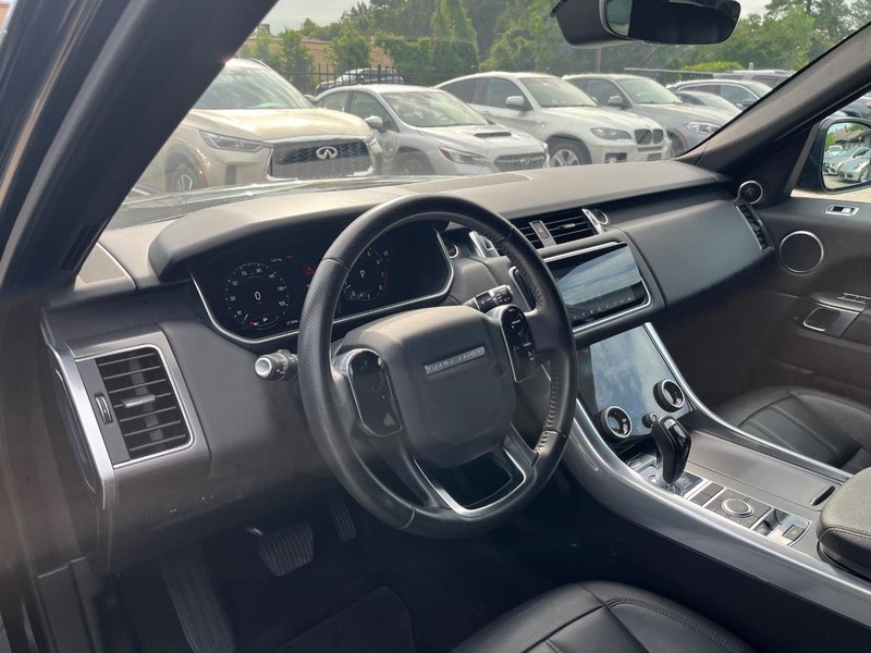 Land Rover Range Rover Sport Vehicle Full-screen Gallery Image 10