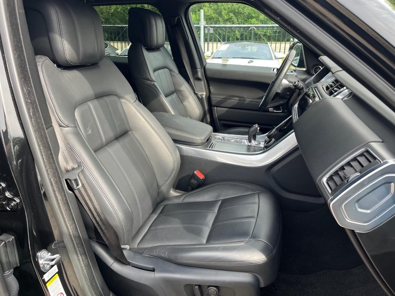 Land Rover Range Rover Sport Vehicle Full-screen Gallery Image 14