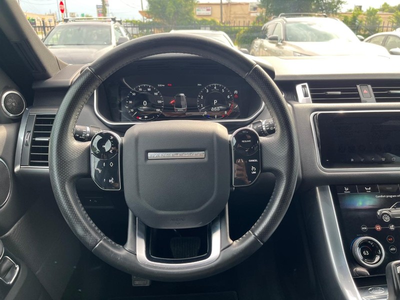 Land Rover Range Rover Sport Vehicle Full-screen Gallery Image 20