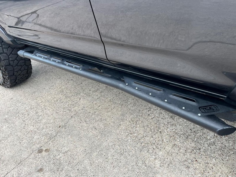 Toyota 4Runner Vehicle Full-screen Gallery Image 32