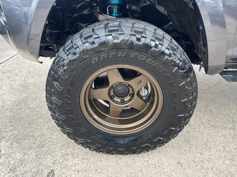 Toyota 4Runner Vehicle Full-screen Gallery Image 37
