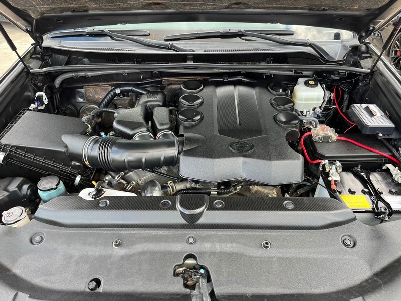Toyota 4Runner Vehicle Full-screen Gallery Image 38