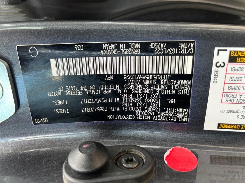 Toyota 4Runner Vehicle Full-screen Gallery Image 39