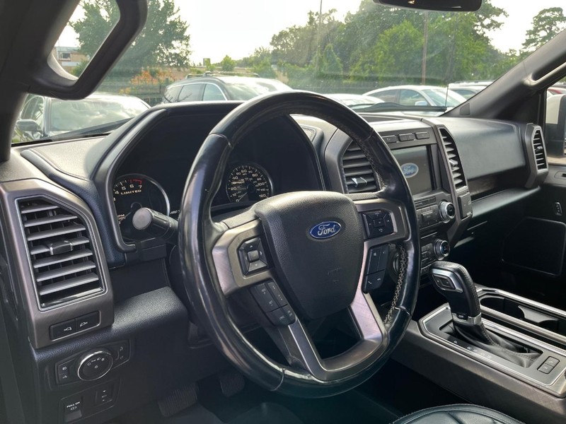 Ford F-150 Vehicle Full-screen Gallery Image 10